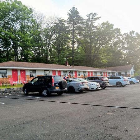 Robin Hood Motel Saratoga Springs Exterior foto