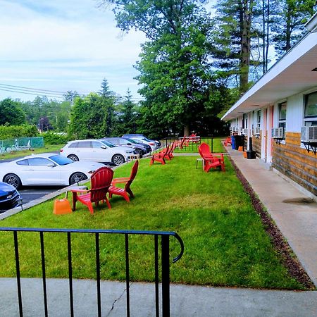 Robin Hood Motel Saratoga Springs Exterior foto